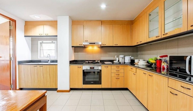 Spacious 4-bedroom Penthouse.8 min to BTS. Next to Emsphere. Elevator+Wheelchair
