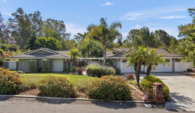Spacious 4-bedroom single-story house in tranquil Camarillo with WiFi