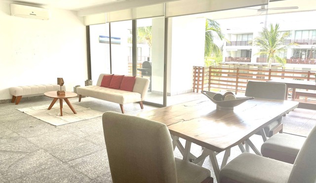 Spacious 4 BR Apt Acapulco Diamante w/Beach Club