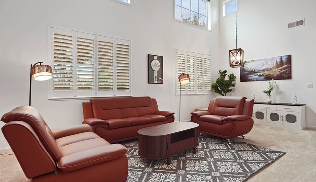 Spacious 4BR/4BA Tracy Home for Families & Groups!