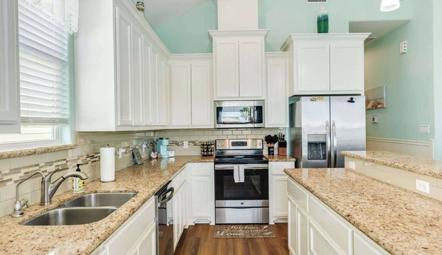 Spacious 4BR Beach House Steps to Surfside Jetty