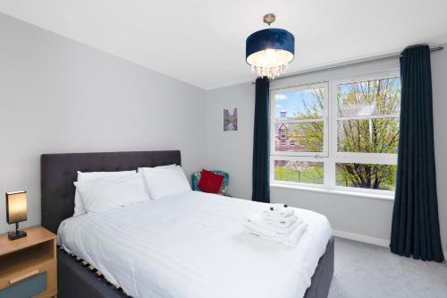 Spacious 4BR City Centre Apartment w/Free Parking