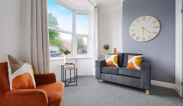 Spacious 4BR Darlington Sleeps 8 by Stay with us