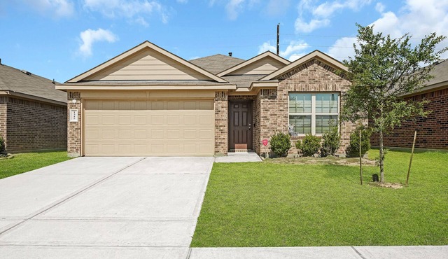 Spacious 4BR East Houston Home, EV Charger,Parking