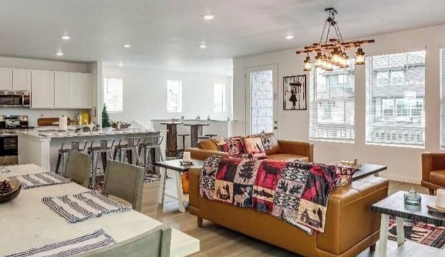 Spacious 4BR Home Near Denver & DIA