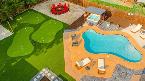Spacious 4BR Home with Pool, Hot Tub & Games
