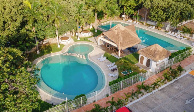 Spacious 4BR House/3 Floors/Terraces & great Views