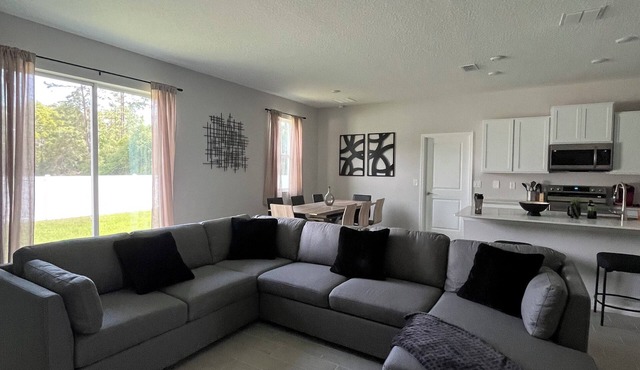 Spacious 4BR Smart Home in Quiet Ocala Neighborhood