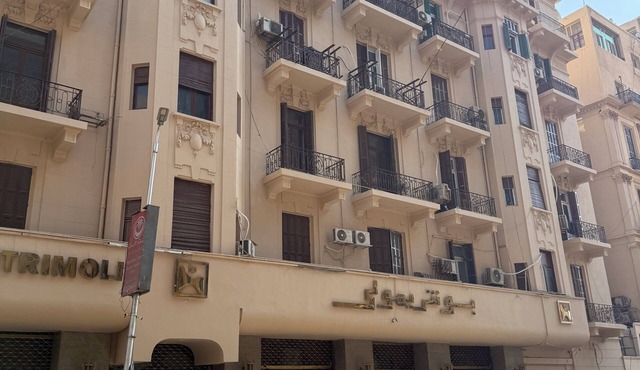 Spacious 5-bedroom apartment with AC, WiFi in fantastic Cairo Governorate