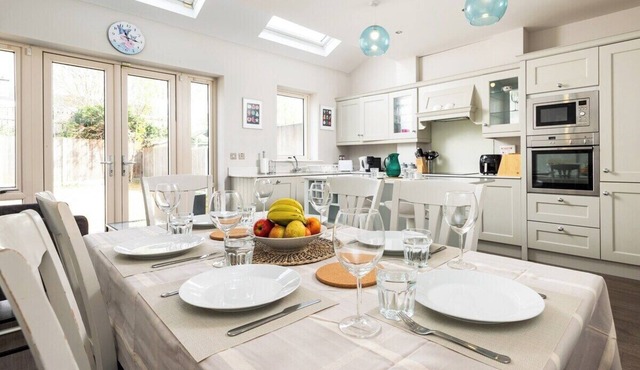 Spacious 5-Bed Coastal Retreat with Parking & Garden Near Dublin City