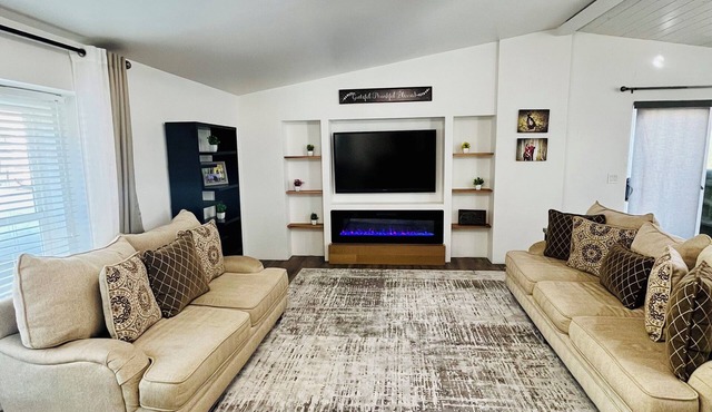 Spacious 5-bedroom house with an incredible view in Glenwood Springs