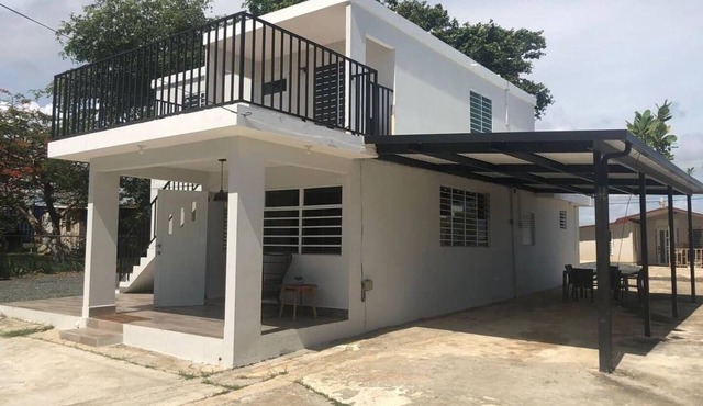 Spacious 5-bedroom beach house with Private Pool in charming Combate