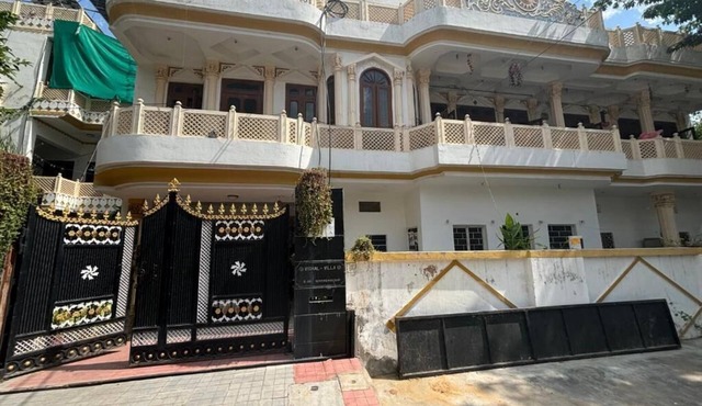 Spacious 5-bedroom bungalow in marvelous Jaipur with WiFi, AC