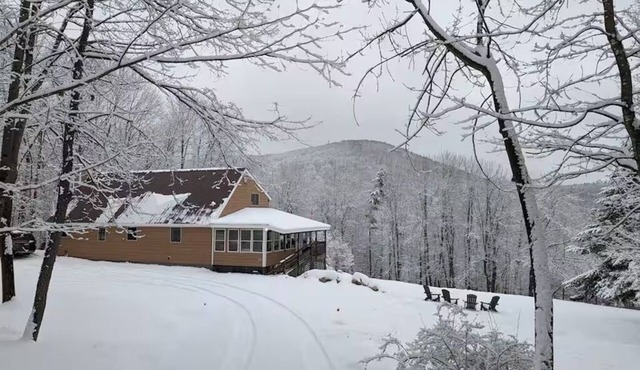Spacious 5-bedroom cabin in charming Chester