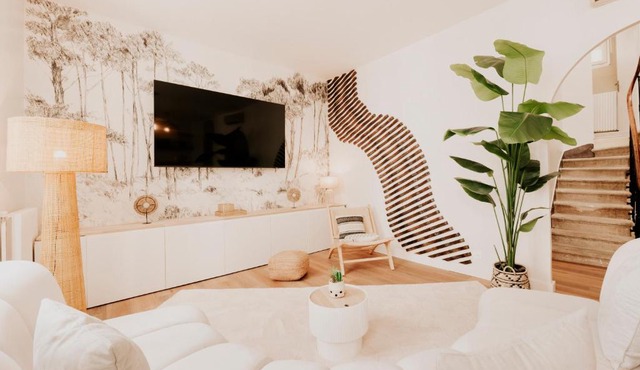 Spacious 5-Bedroom Home with Terrace, Air Conditioning and Parking