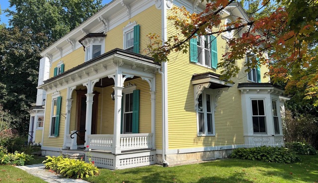 Spacious 5-bedroom home in downtown Brandon
