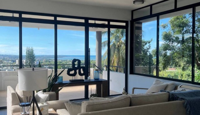 Spacious 5-bedroom house in amazing Mayagüez with amazing ocean views!