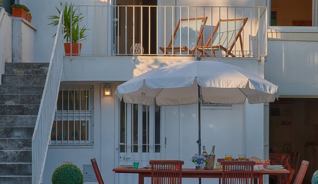 Spacious 5-bedroom house with garden in charming Arcozelo 1´ to the beach