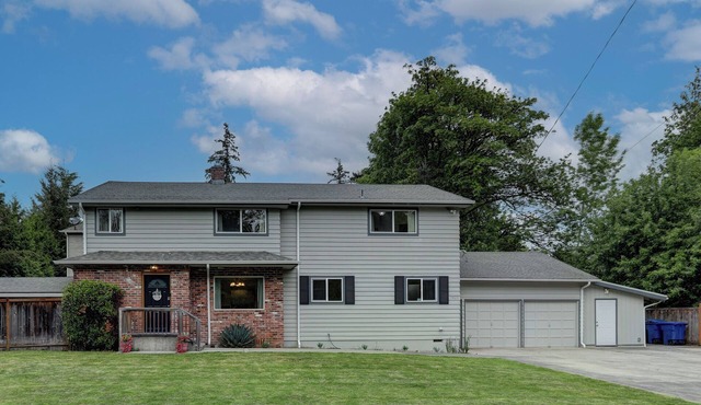Spacious 5-bedroom house in brilliant Kenmore with WiFi AC Exercises room
