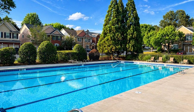 Spacious 5-bedroom house in terrific Lilburn with AC