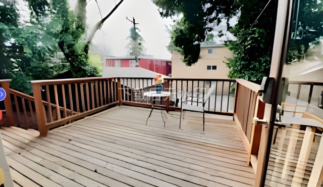 Spacious 5-bedroom house in serene Seattle with WiFi and AC