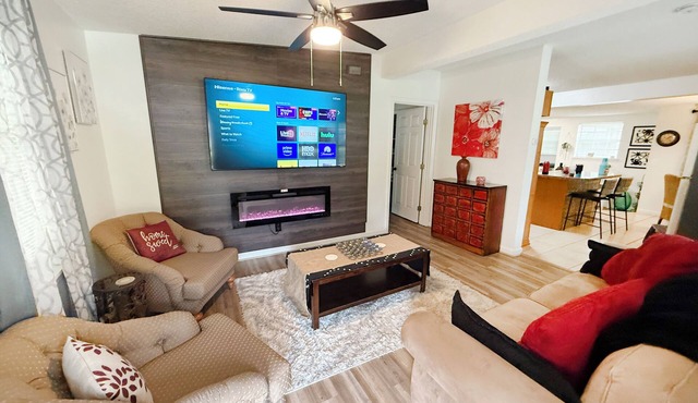 Spacious 5 Bedroom Home, two blocks to FSU. Oversized parking for up to 8 cars