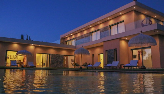 Spacious 5-bedroom villa with swimming pool and garden in lovely Marrakech