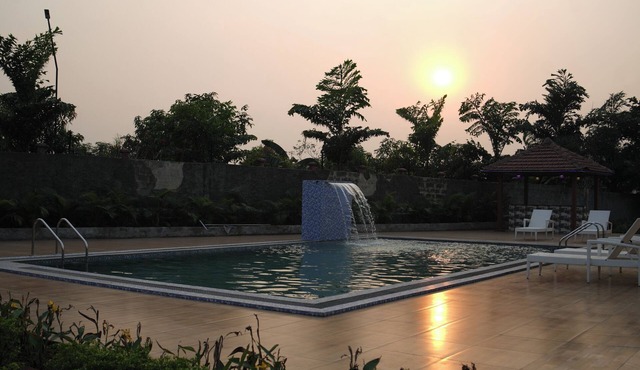 Spacious 5-bedroom villa with WiFi, AC in lovely Dhokshet