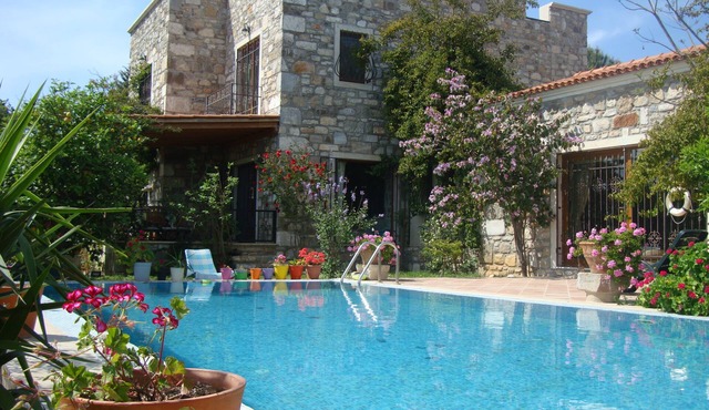 Spacious 5-BR villa in charming Bodrum Bitez with Private Pool - Metis Holiday