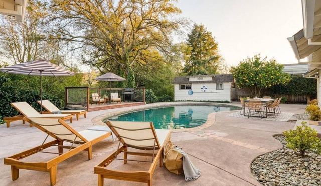 Spacious 5BR/3BA Group Getaway, Pool & EV Charger