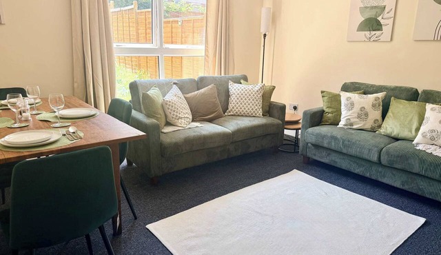 Spacious 5BR Edgbaston Home, Parking & Garden