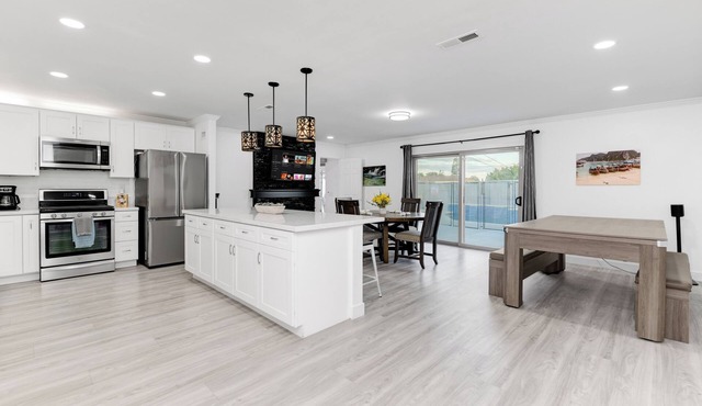 Spacious 5BR Home with Heated Pool, Spa, and Dual Master Suites - Arcade Room