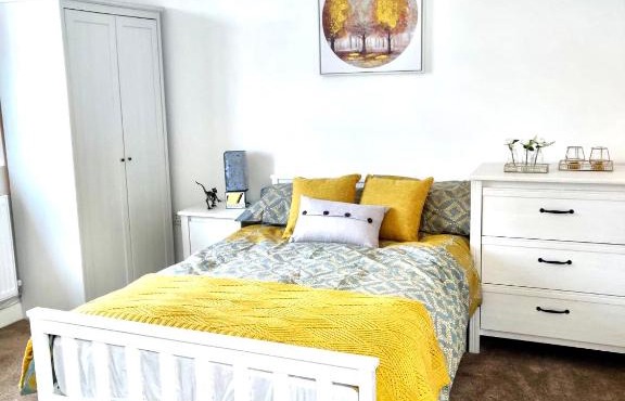Spacious 5BR house sleeps 10
