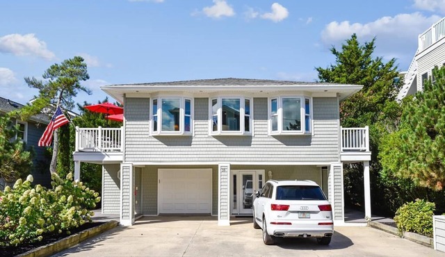 Spacious 5BR Near the Beach | Amazing Location