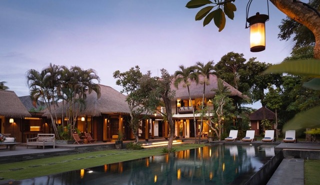 Spacious, 5BR Villa in Seseh-300m away to Beach