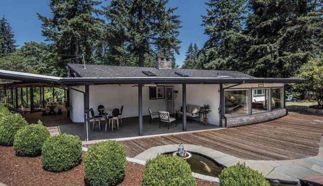 SPACIOUS 6 ACRE MID CENTURY FAMILY REUNION RANCH IN PORTLAND