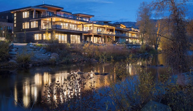 Spacious 6 Bdrm Riverfront House Down TWN