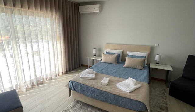 Spacious 6-bedroom hotel suites with AC, WiFi in charming Torre de Moncorvo