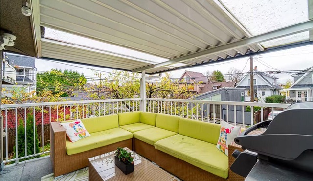Spacious 6-Bedroom, 2.5-Bath Home Near Downtown w/4 Parking Spots and A/C