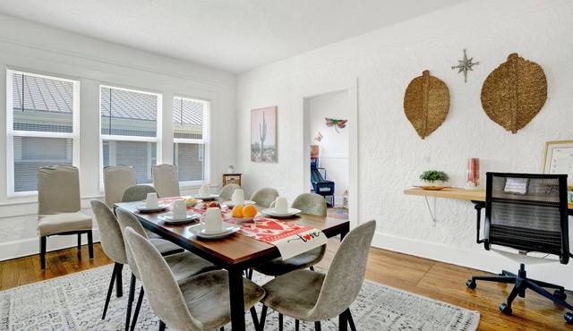 Spacious 6-bedroom apartment in gorgeous Birmingham with AC, secured parking lot