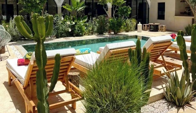 Spacious 6-Bedroom Villa in Marrakech with AC, WiFi & Heated Pool Option