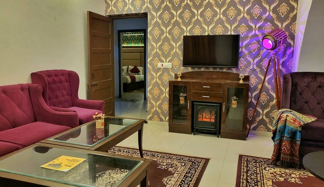 Spacious 6-bedroom villa in enchanting Shimla with WiFi