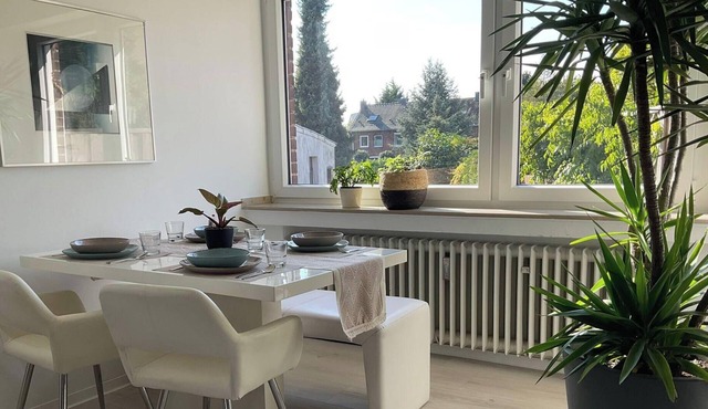 Spacious 65m2 apartment New fitted kitchen - Optimal connection - With garden