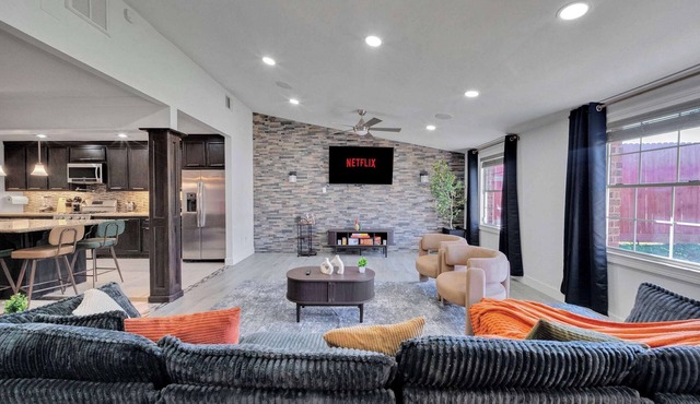Spacious | 6BDR | King | 15Sleeps |1GB|WD | FIFA