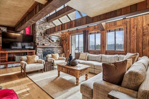 Spacious 6BR penthouse in Breckenridge with ski area views, Beaver Run Peak 9 Penthouse!