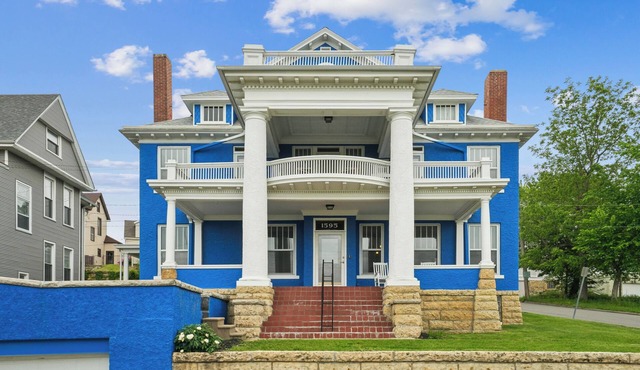 Spacious 7-bedroom house- unique history, modern comforts and incredible views