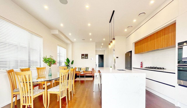 Spacious 7 BRs & 4.5 BHs house on Longhorn Drive