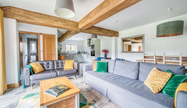 Spacious 8-bedroom estate with gardens, fireplaces and room for 24