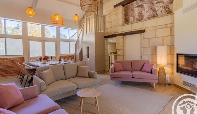 Spacious 8-bedroom cottage in Anjou vineyards