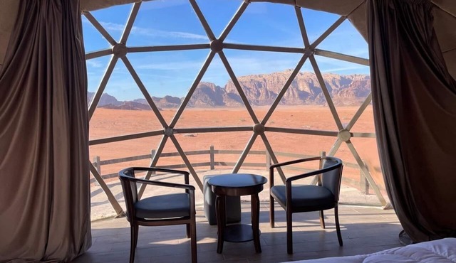 Spacious 9-bedroom chalet in charming Wadi Rum Village with AC